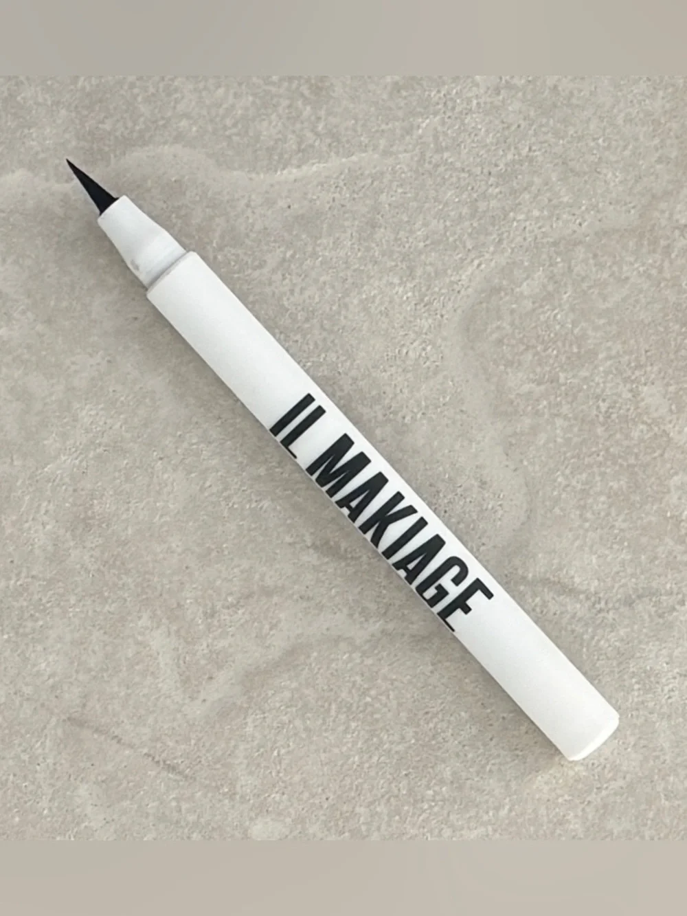 **NEW** - IL MAKIAGE Waterproof Liquid Eyeliner (Black)